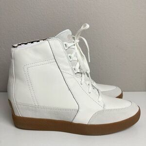 Sorel Out N About Women’s Wedge Leather Suede Lace Up Boot in Sea Salt/Gum 10.5